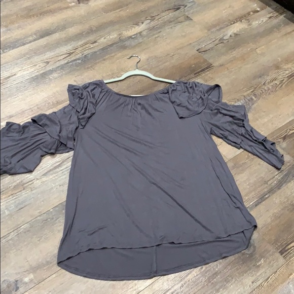 Gray tunic with super cute sleeves - Picture 2 of 4